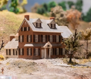 duplex house scale model with lighting effects