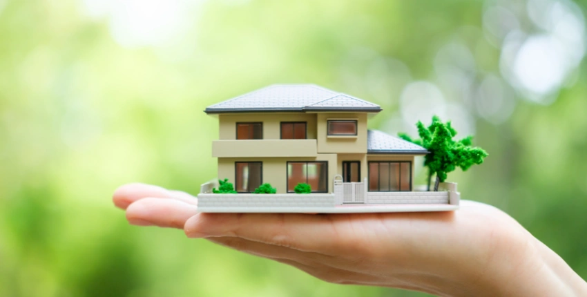 independent house scale model with detailed landscaping